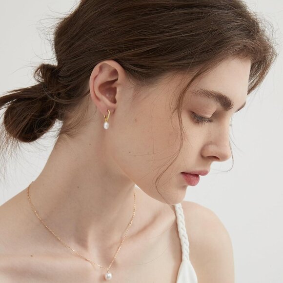 Irregular Small Pearl Drop Huggie Hoop Hypoallergenic Dainty Earring For Women - Picture 4 of 7